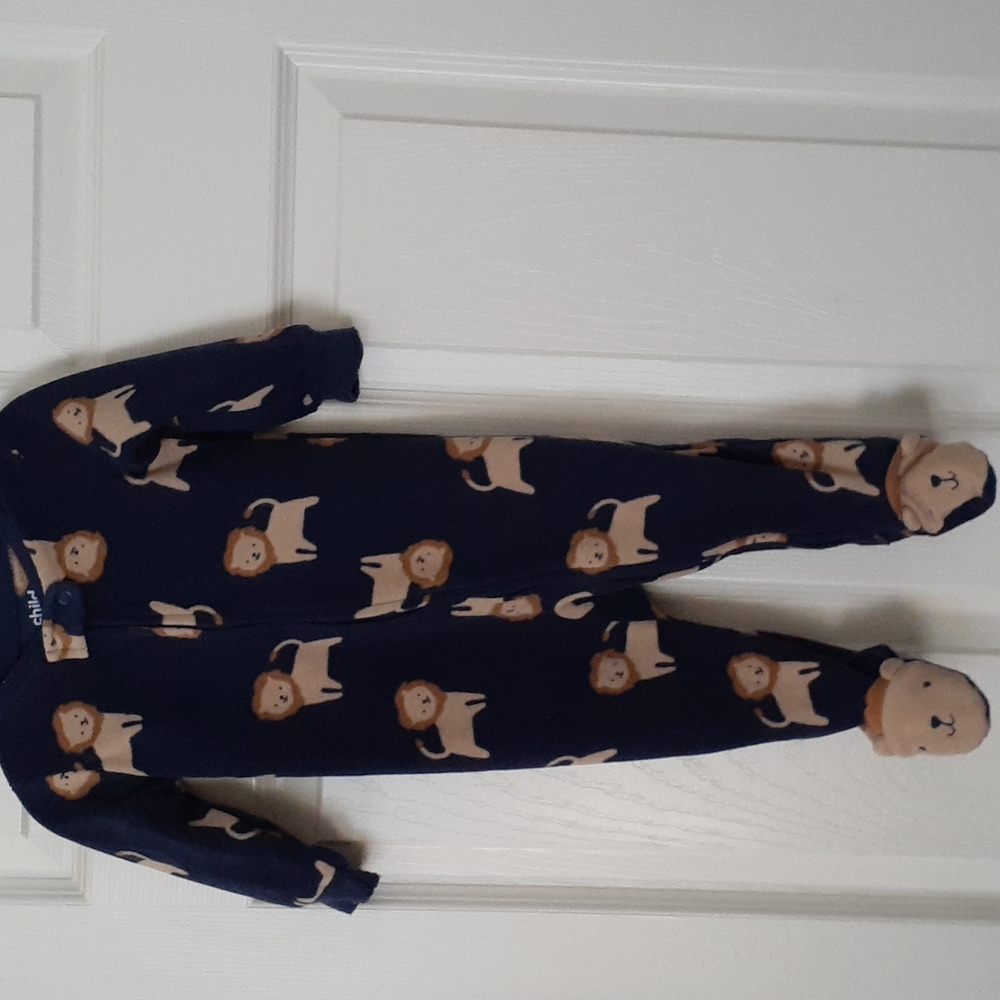 Carter's lion fleece footed pajamas. 6-9 month. Double zipper.